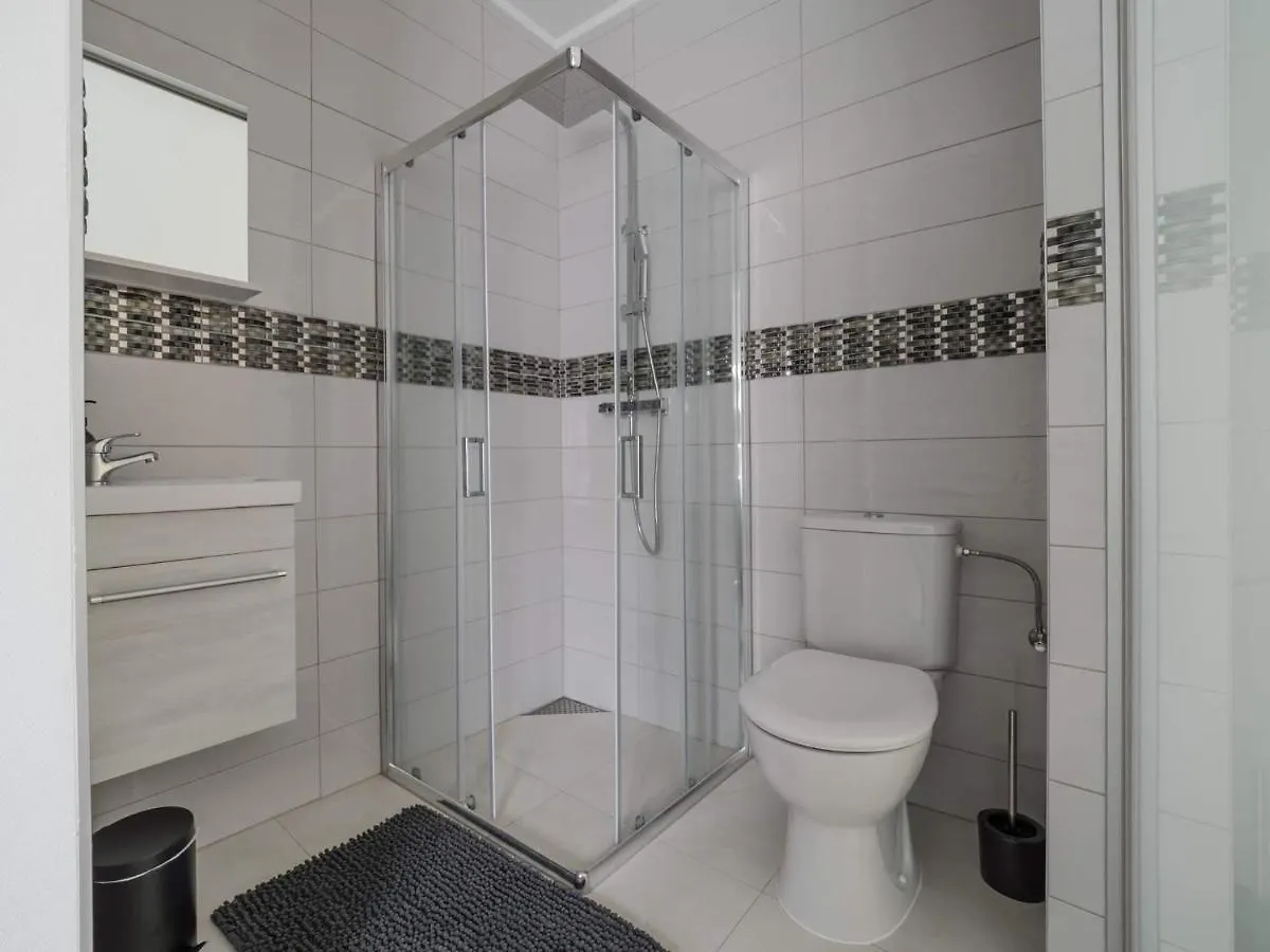 Executive Double Room With En-Suite In Guest House Rue Trevires R3 Luxembourg